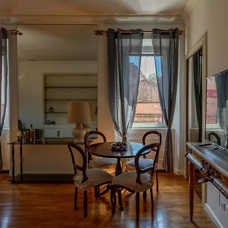 Casa Crispi 33 بيت للعطل