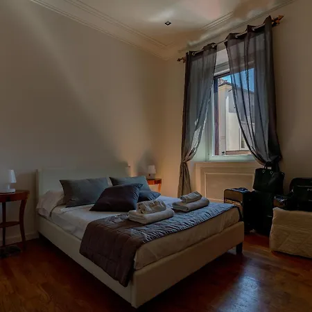 Casa Crispi 33 بيت للعطل *