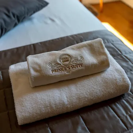 Casa Crispi 33 *