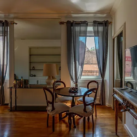 Casa Crispi 33 * Řím