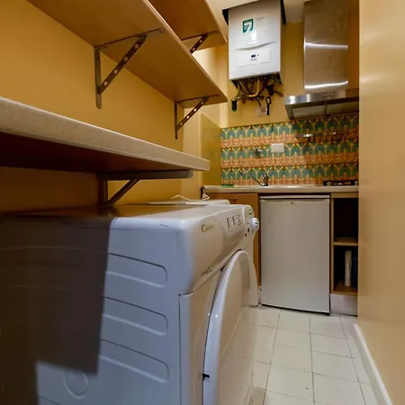Casa Crispi 33 * Řím