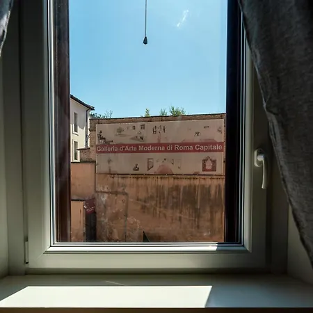 Casa Crispi 33 *