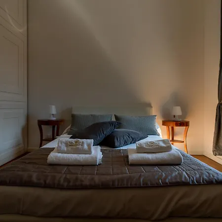 Casa Crispi 33